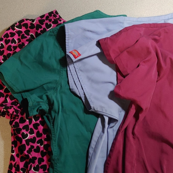Mixed Tops - DONATED Four mixed brand XL scrub tops!